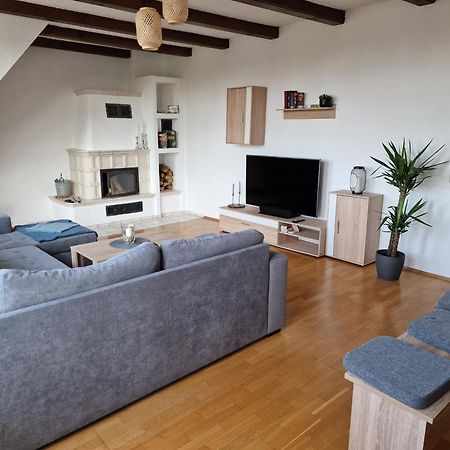 98Qm Wohnung Im Villenviertel - Voll Ausgestattet Mit Balkon Und Kamin - Wlan Gratis Wilhelmshaven Esterno foto