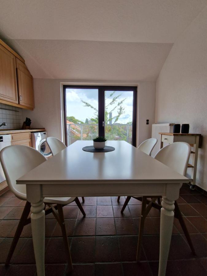 98Qm Wohnung Im Villenviertel - Voll Ausgestattet Mit Balkon Und Kamin - Wlan Gratis Wilhelmshaven Esterno foto