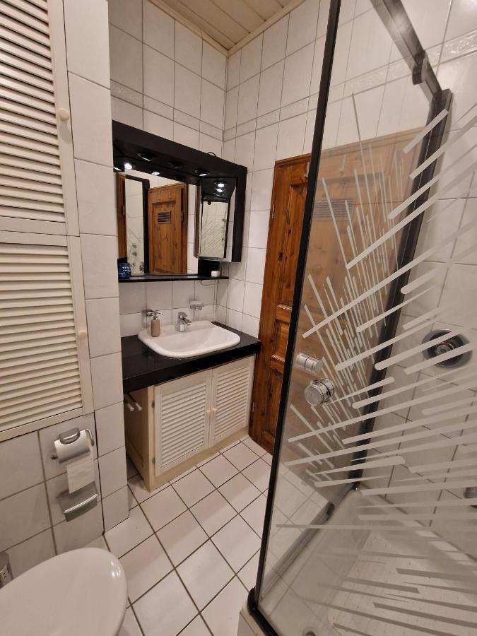 98Qm Wohnung Im Villenviertel - Voll Ausgestattet Mit Balkon Und Kamin - Wlan Gratis Wilhelmshaven Esterno foto