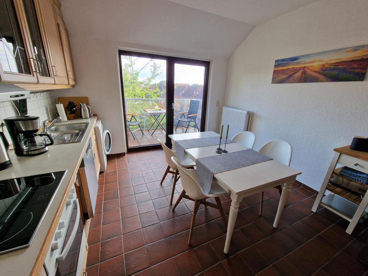 98Qm Wohnung Im Villenviertel - Voll Ausgestattet Mit Balkon Und Kamin - Wlan Gratis Wilhelmshaven Esterno foto