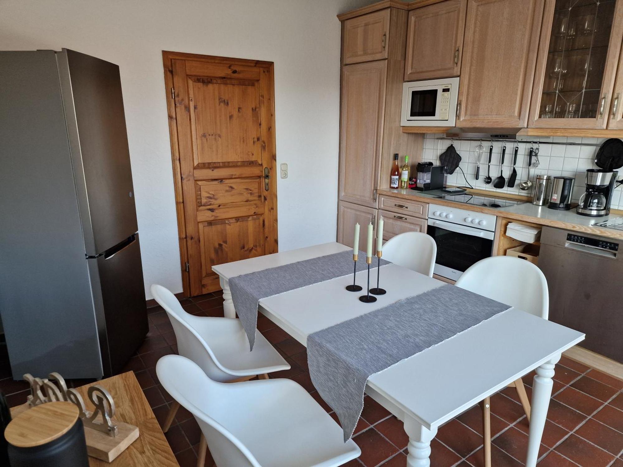 98Qm Wohnung Im Villenviertel - Voll Ausgestattet Mit Balkon Und Kamin - Wlan Gratis Wilhelmshaven Esterno foto