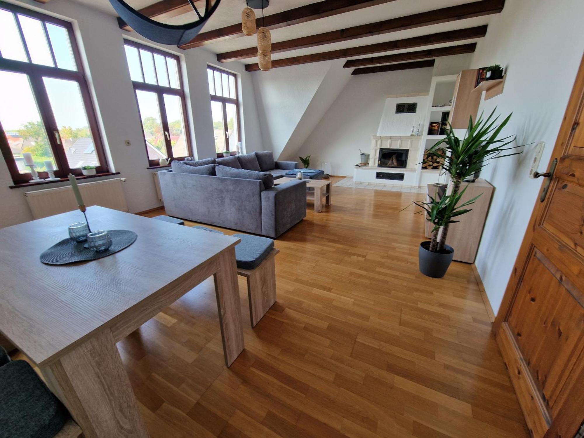 98Qm Wohnung Im Villenviertel - Voll Ausgestattet Mit Balkon Und Kamin - Wlan Gratis Wilhelmshaven Esterno foto