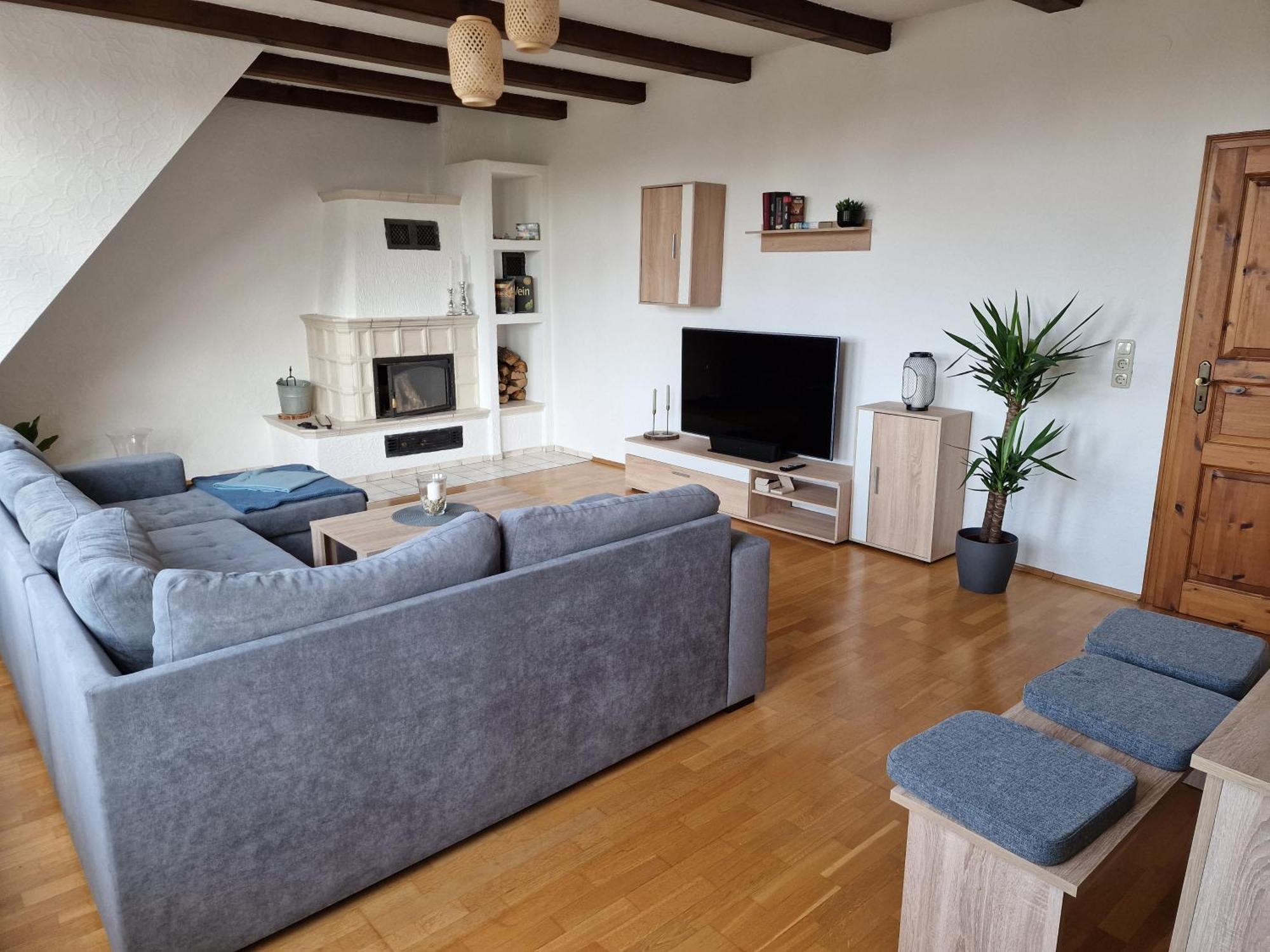 98Qm Wohnung Im Villenviertel - Voll Ausgestattet Mit Balkon Und Kamin - Wlan Gratis Wilhelmshaven Esterno foto
